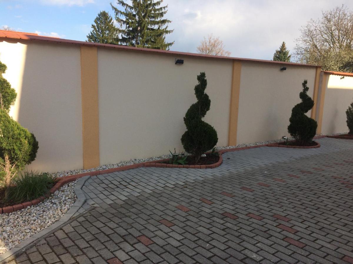 Gyenesi Virag Apartman Gyenesdiás エクステリア 写真