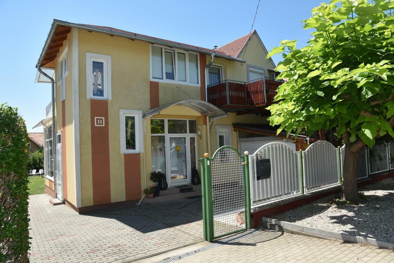 Gyenesi Virag Apartman Gyenesdiás エクステリア 写真